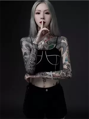 弹幕让我别开门后续